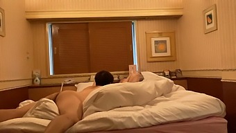 Vzburja Me Vsakič, Ko Slečem Bujno Japonko V Yukati